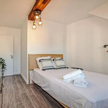 Holiday home Et Volcans - Grand Proche Centre-ville Pour 24 Personnes