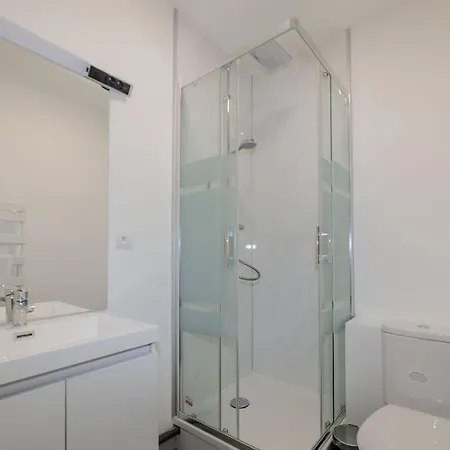 Et Volcans - Grand Proche Centre-ville Pour 24 Personnes * Clermont-Ferrand