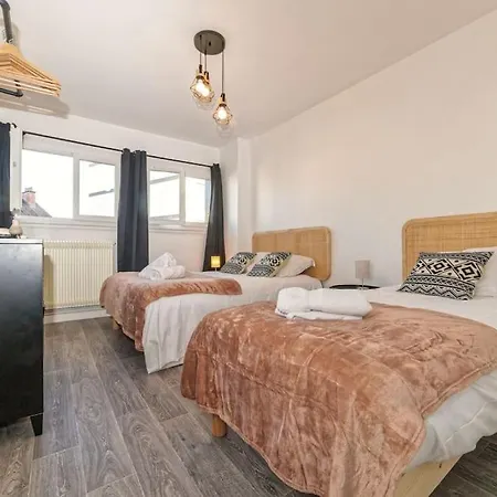 Holiday home Et Volcans - Grand Proche Centre-ville Pour 24 Personnes *