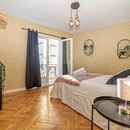 Et Volcans - Grand Proche Centre-ville Pour 24 Personnes Holiday home