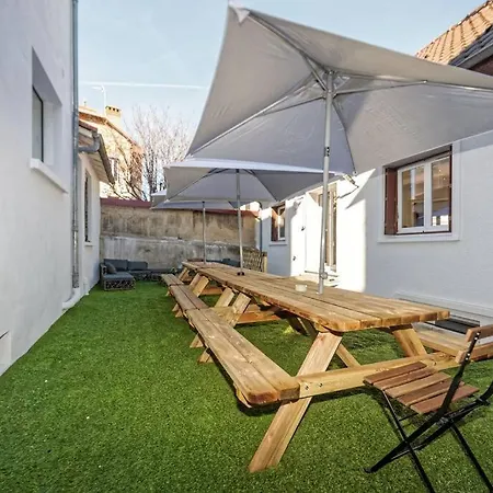 Et Volcans - Grand Proche Centre-ville Pour 24 Personnes Holiday home