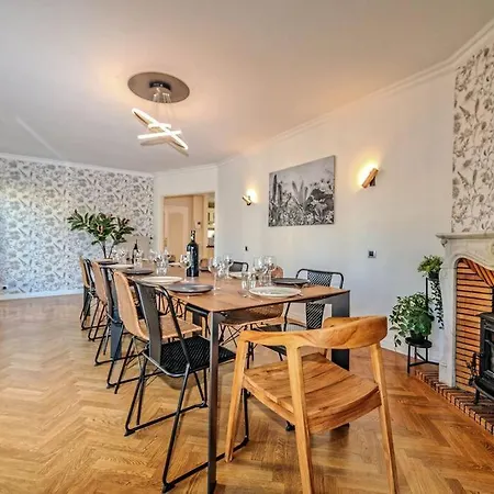 Et Volcans - Grand Proche Centre-ville Pour 24 Personnes Holiday home Clermont-Ferrand