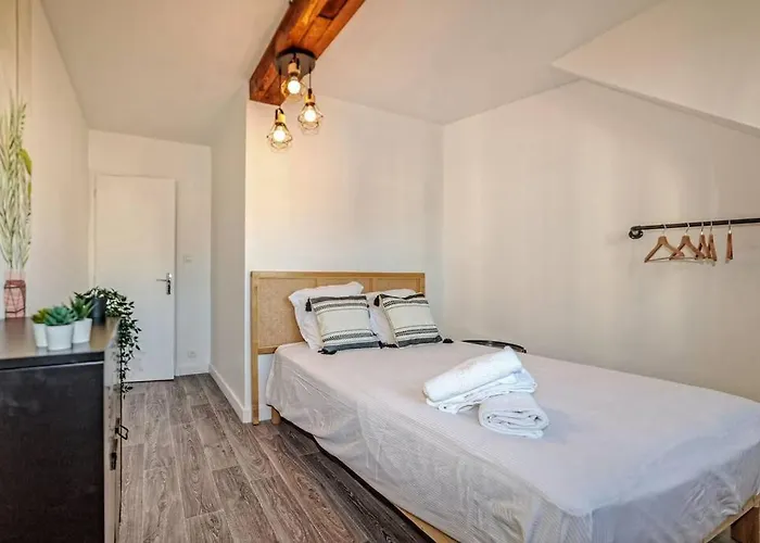 Ferienhaus Et Volcans - Grand Proche Centre-ville Pour 24 Personnes