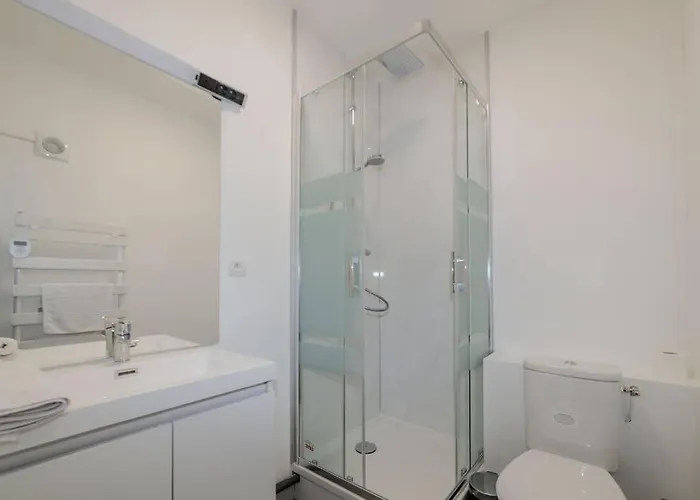 Et Volcans - Grand Proche Centre-ville Pour 24 Personnes * Clermont-Ferrand