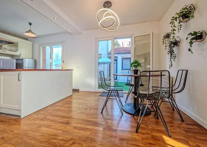 Ferienhaus Et Volcans - Grand Proche Centre-ville Pour 24 Personnes