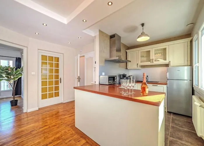 Ferienhaus Et Volcans - Grand Proche Centre-ville Pour 24 Personnes