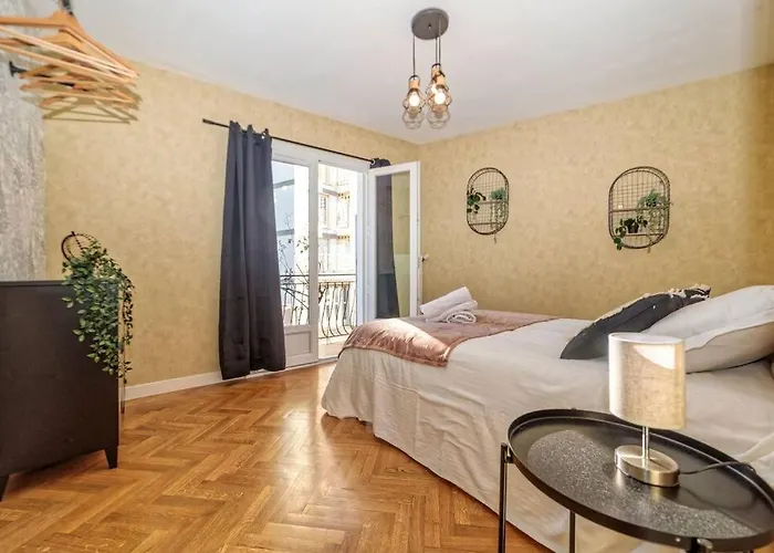 Et Volcans - Grand Proche Centre-ville Pour 24 Personnes Ferienhaus